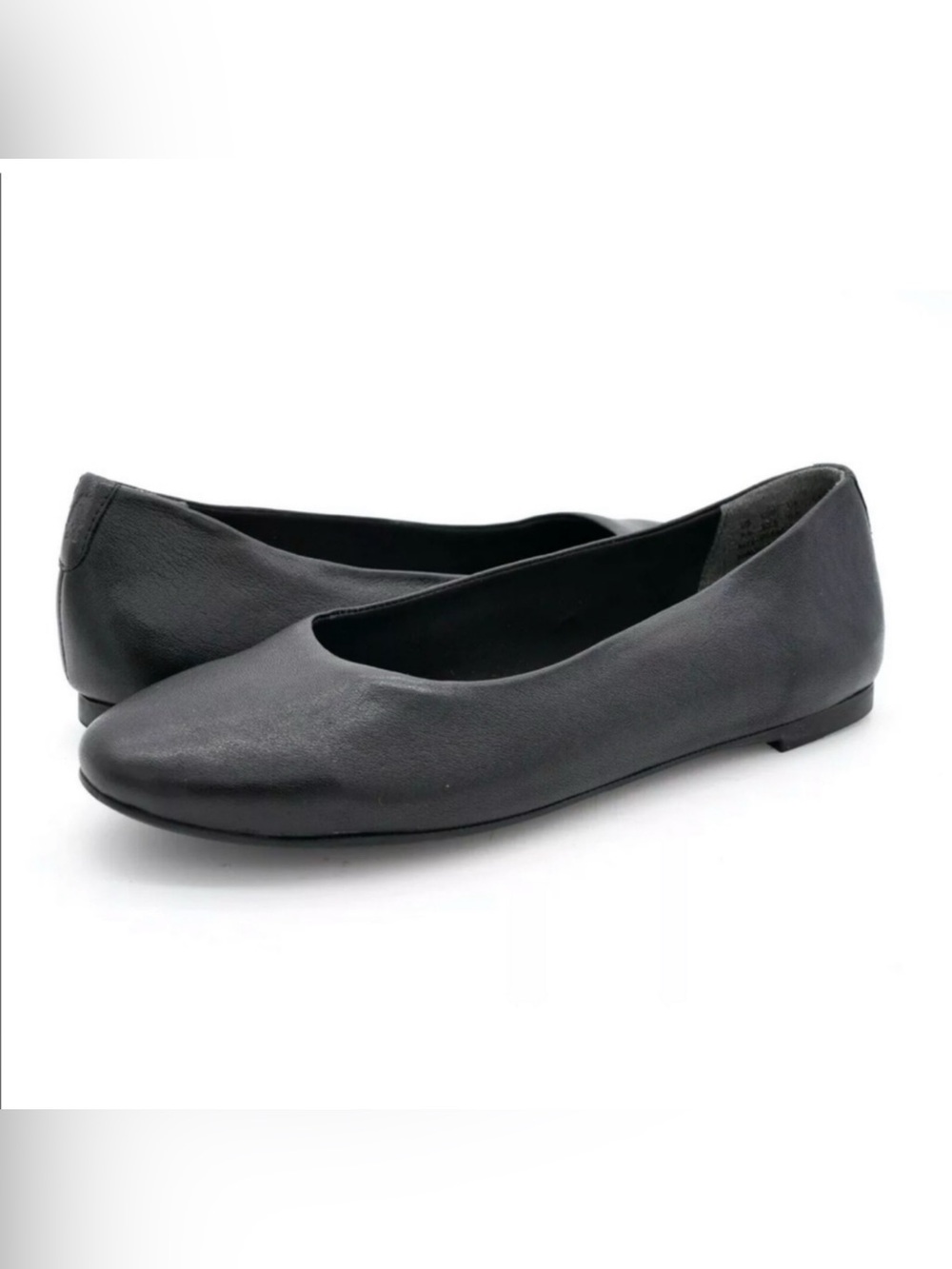 Hush Puppies Leather Flats NEW!
Size 7 Wide